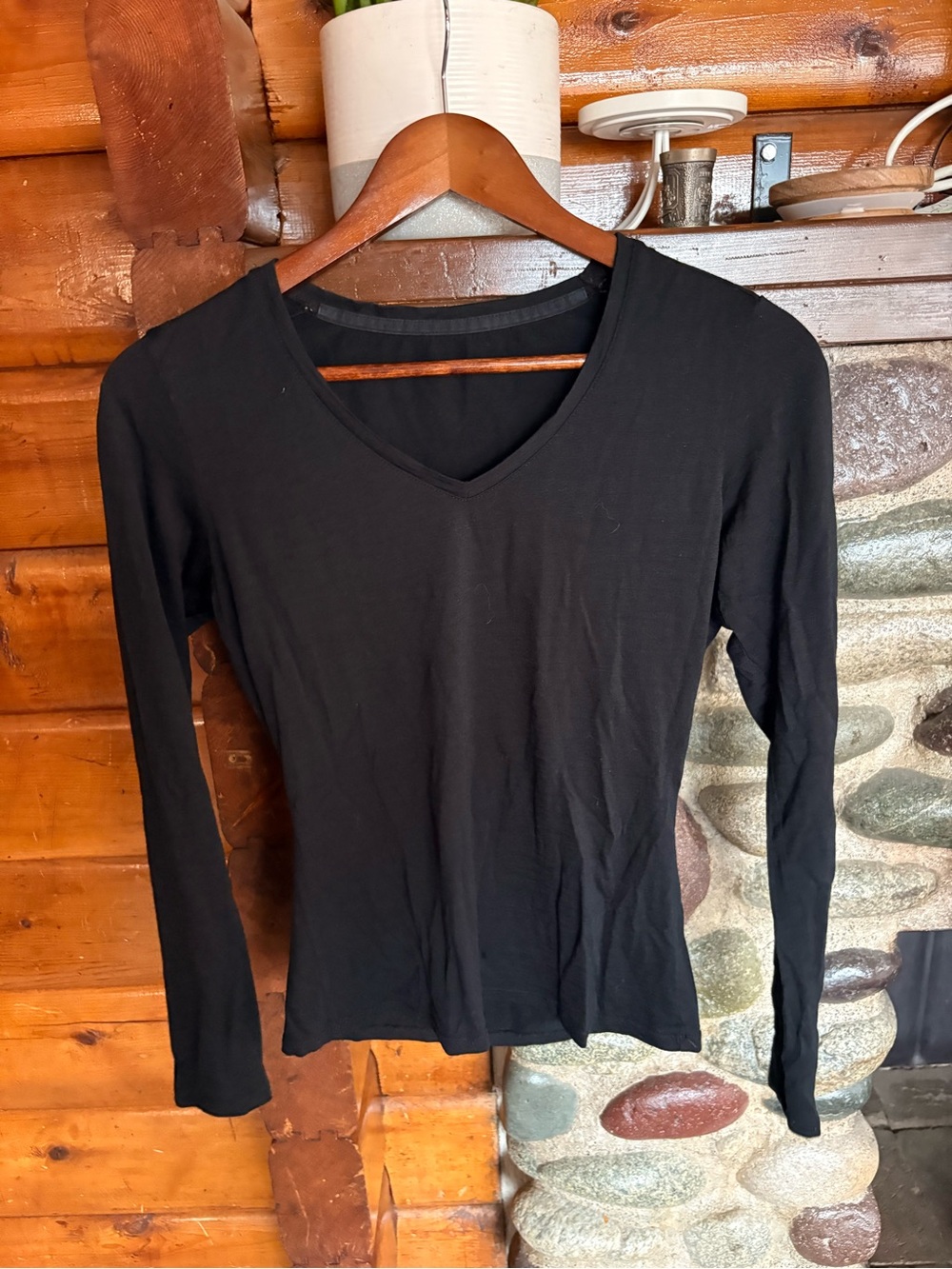 100% Merino Wool Black V-Neck Long Sleeve Top Made in Canada S/P